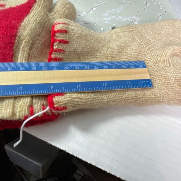 Craft fair handmade wool mittens. - Picture 10 of 10